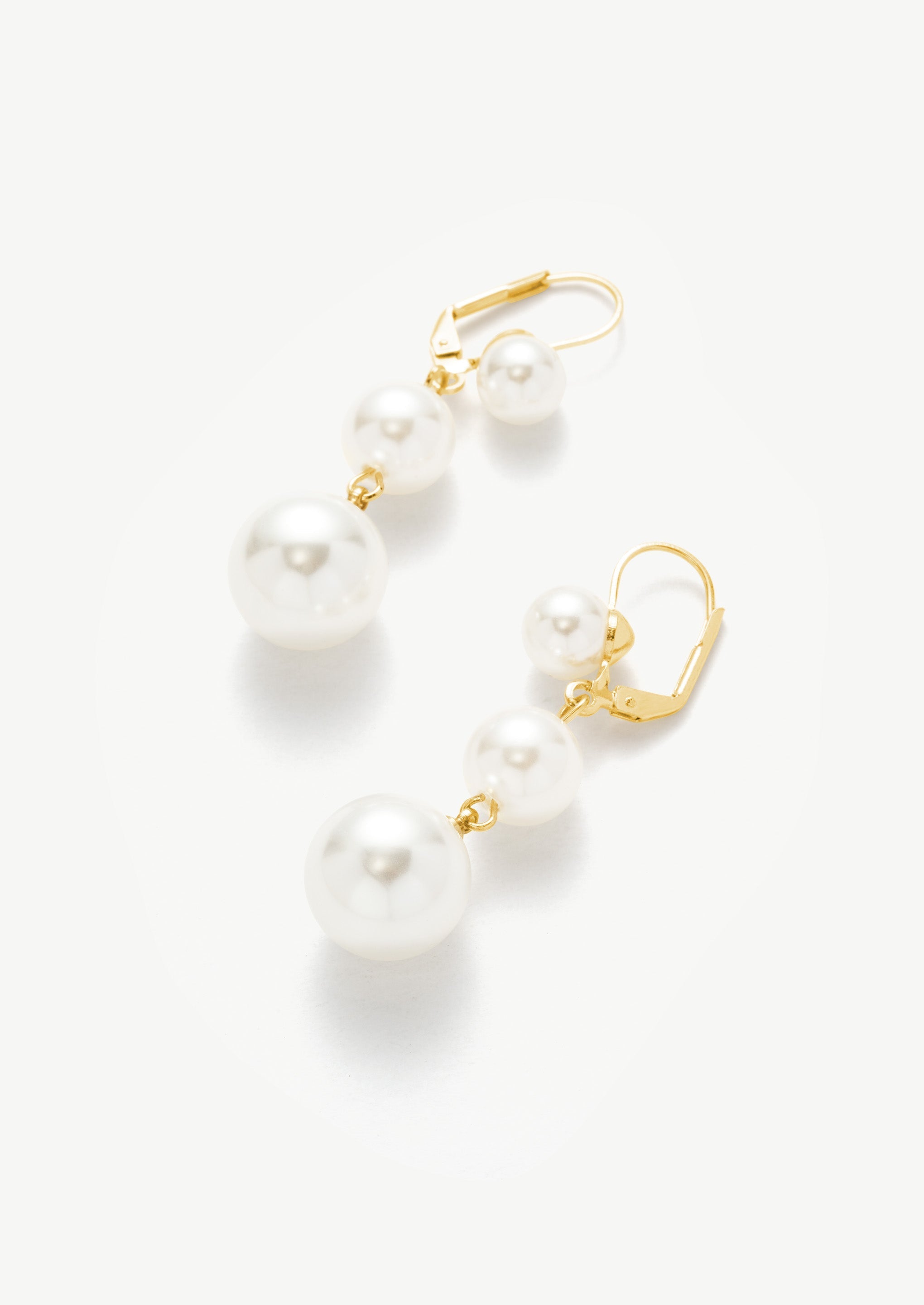 Graduated Pearl Hoop Earrings