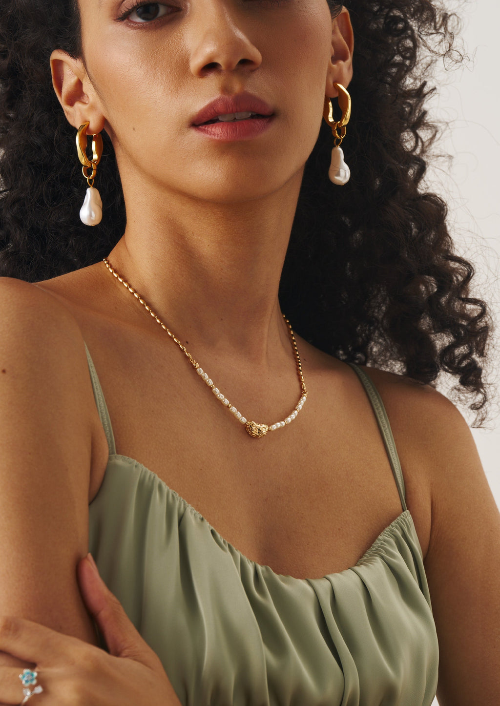 Elegant Pearl Gold Necklace