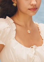 Shell Flower Pendant Necklace