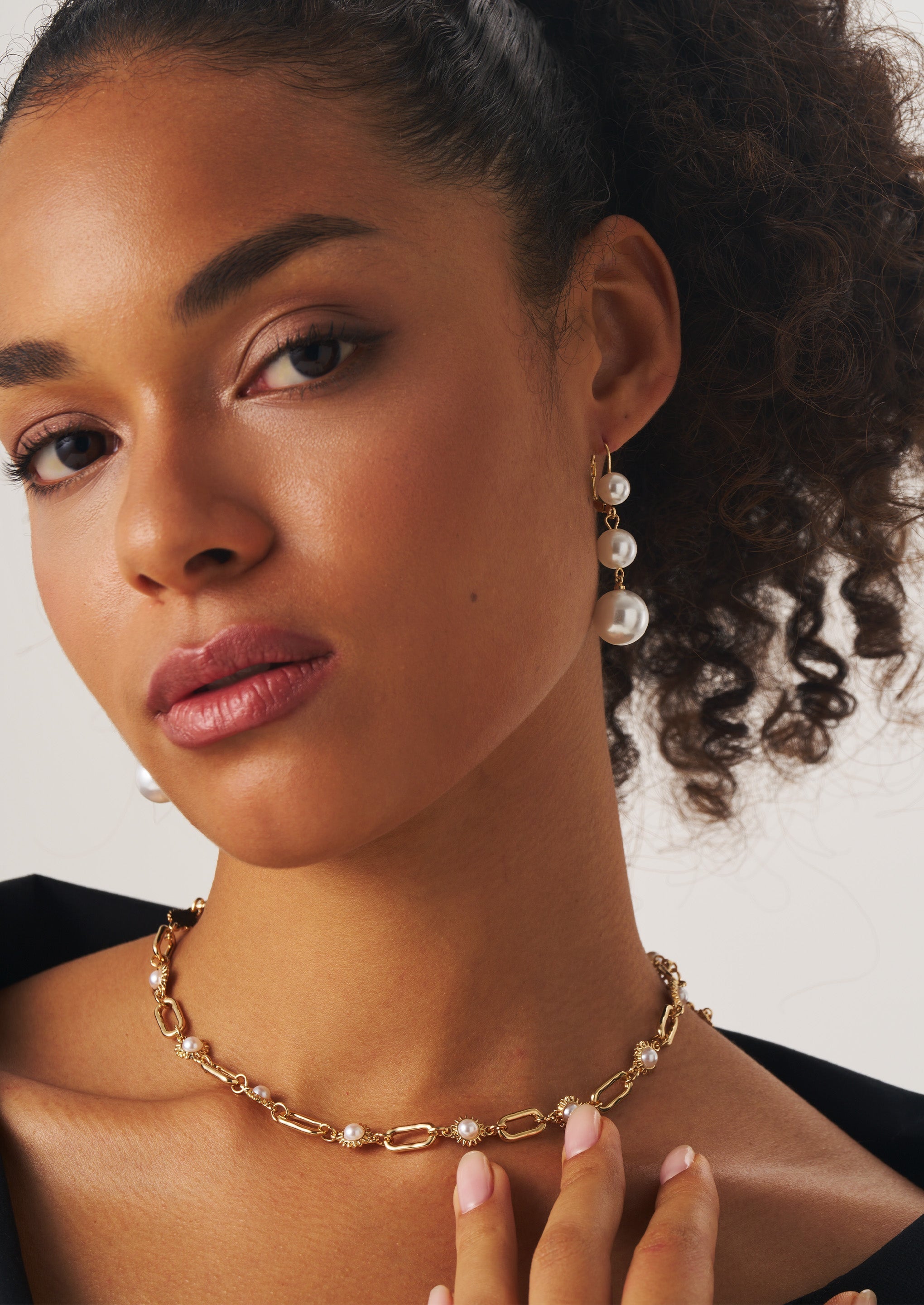 Graduated Pearl Hoop Earrings