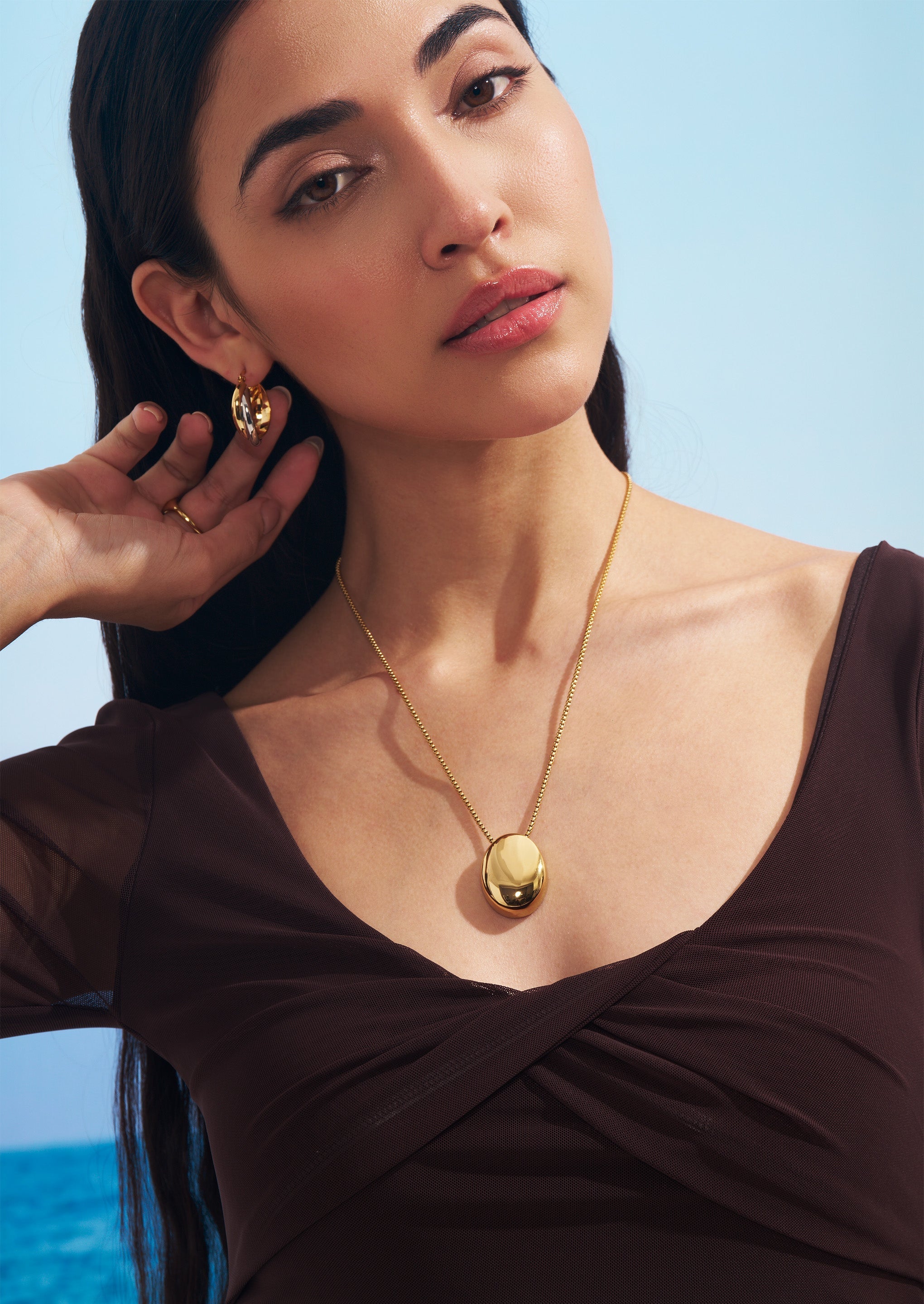 Oval Pendant Necklace