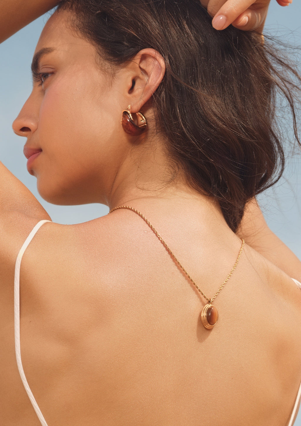 Brown Oval Pendant Necklace