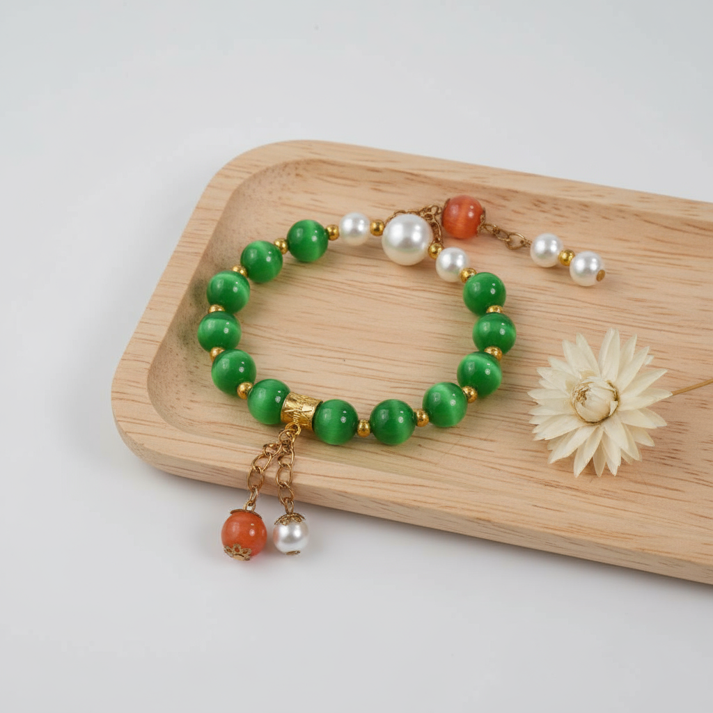 Green cat's eye stone & red agate & pearl