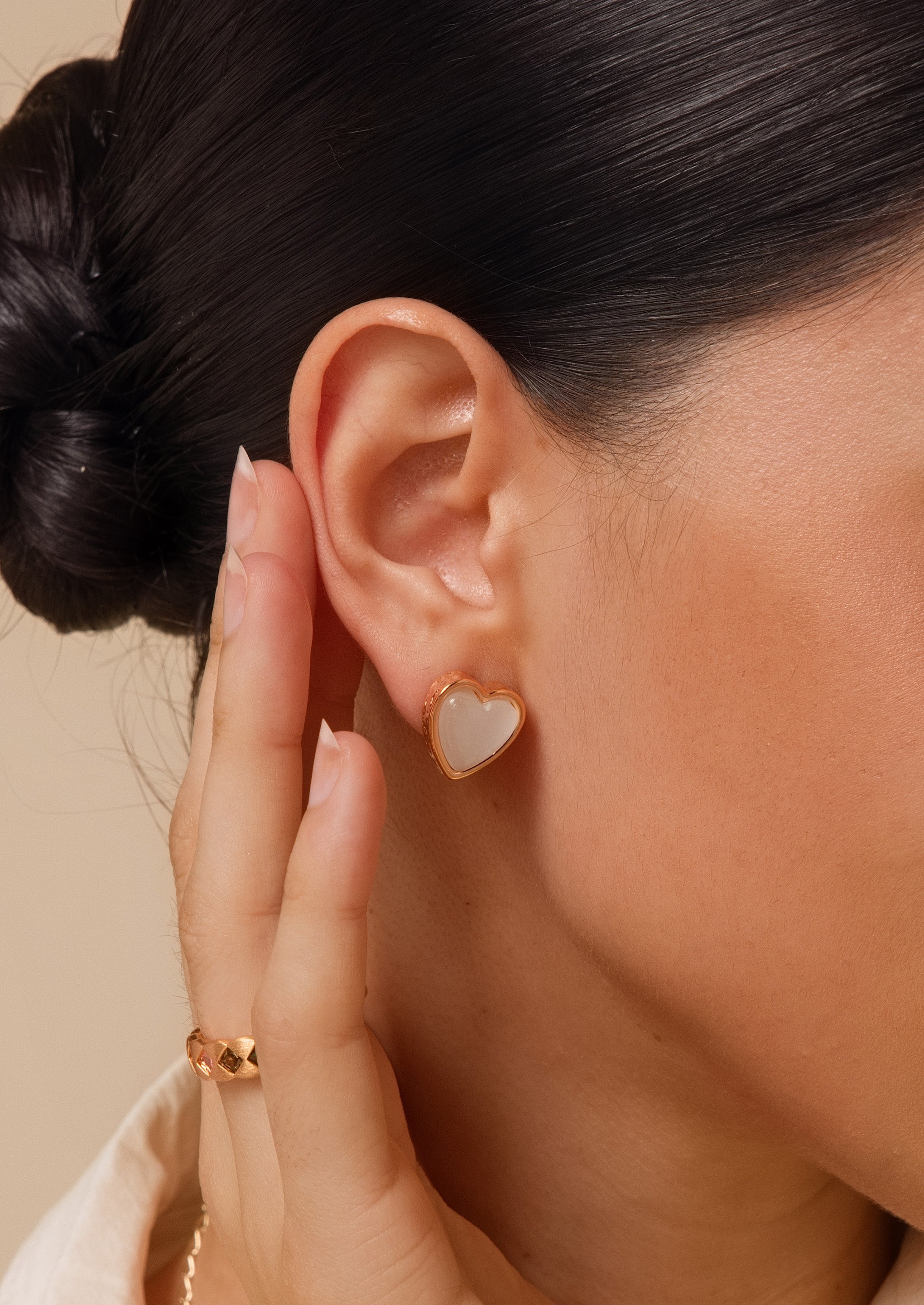 Cat's Eye Heart Stud Earrings