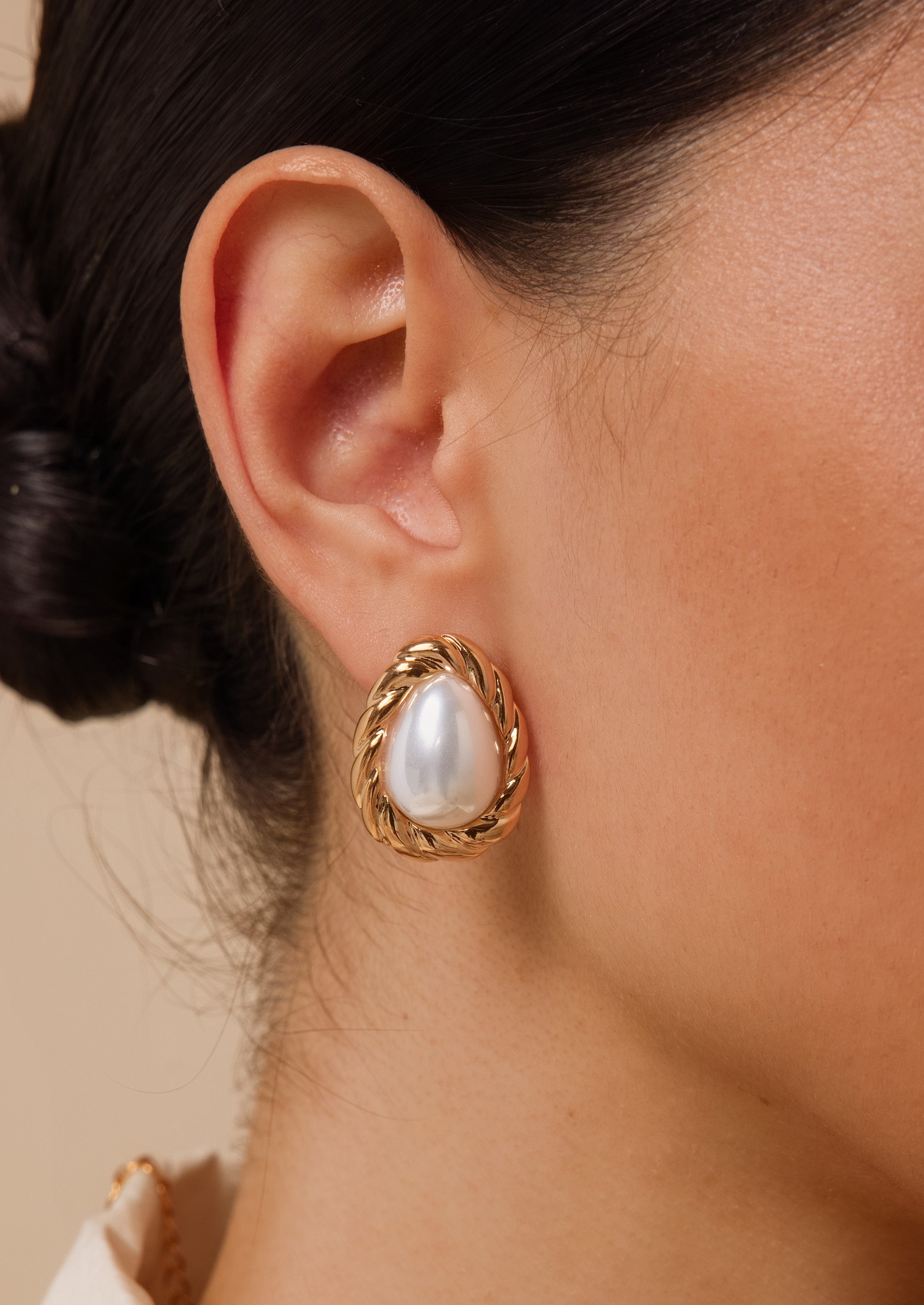 Vintage Pearl Stud Earrings